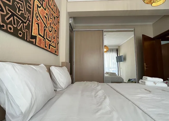 Artline Family Hébergement de vacances Flogita